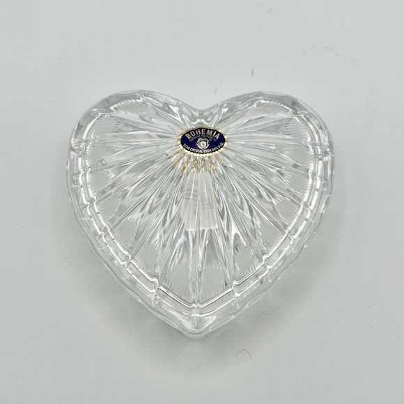 Vintage Bohemia Cut Crystal Heart Trinket Box Vanity Leaded Czech Republic - Picture 1 of 9